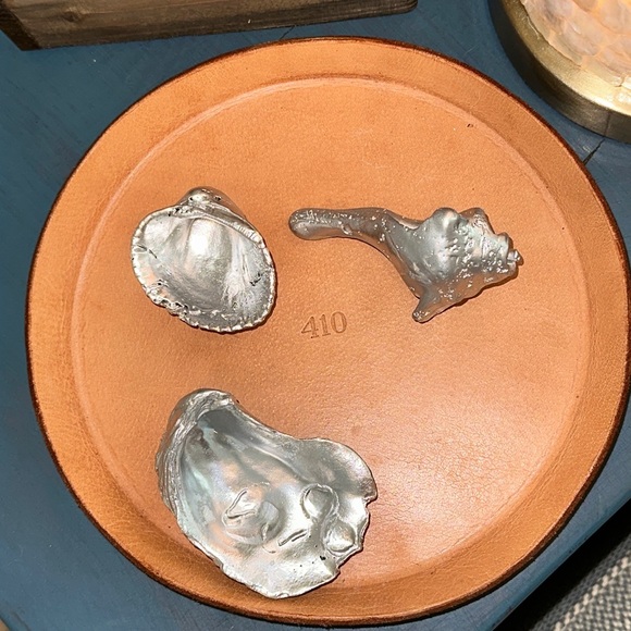 Silver Coated Small Seashells Set of 3 🎁Wrapped & Gives Back🎗️ - Picture 4 of 8